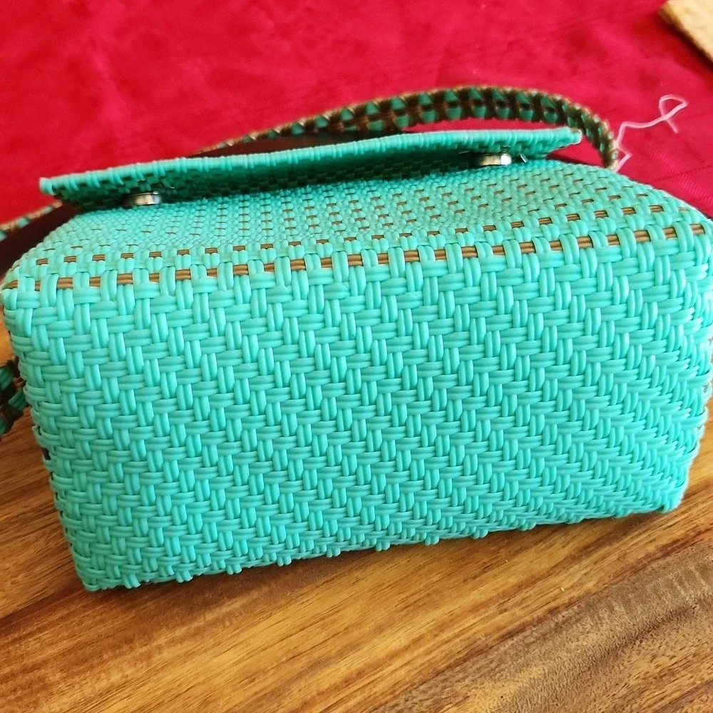 Turquoise Blue Woven Crossbody Bag Silver Snap Closure Purse Handbag - Picture 6 of 6